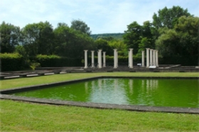 Alte Bauten in der Natur