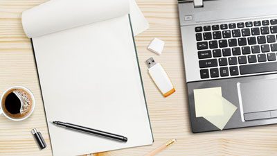 zettel-mit-laptop