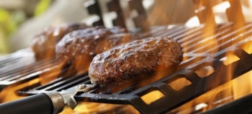 Grillen auf dem Balkon: Was ist in Mietwohnungen erlaubt?